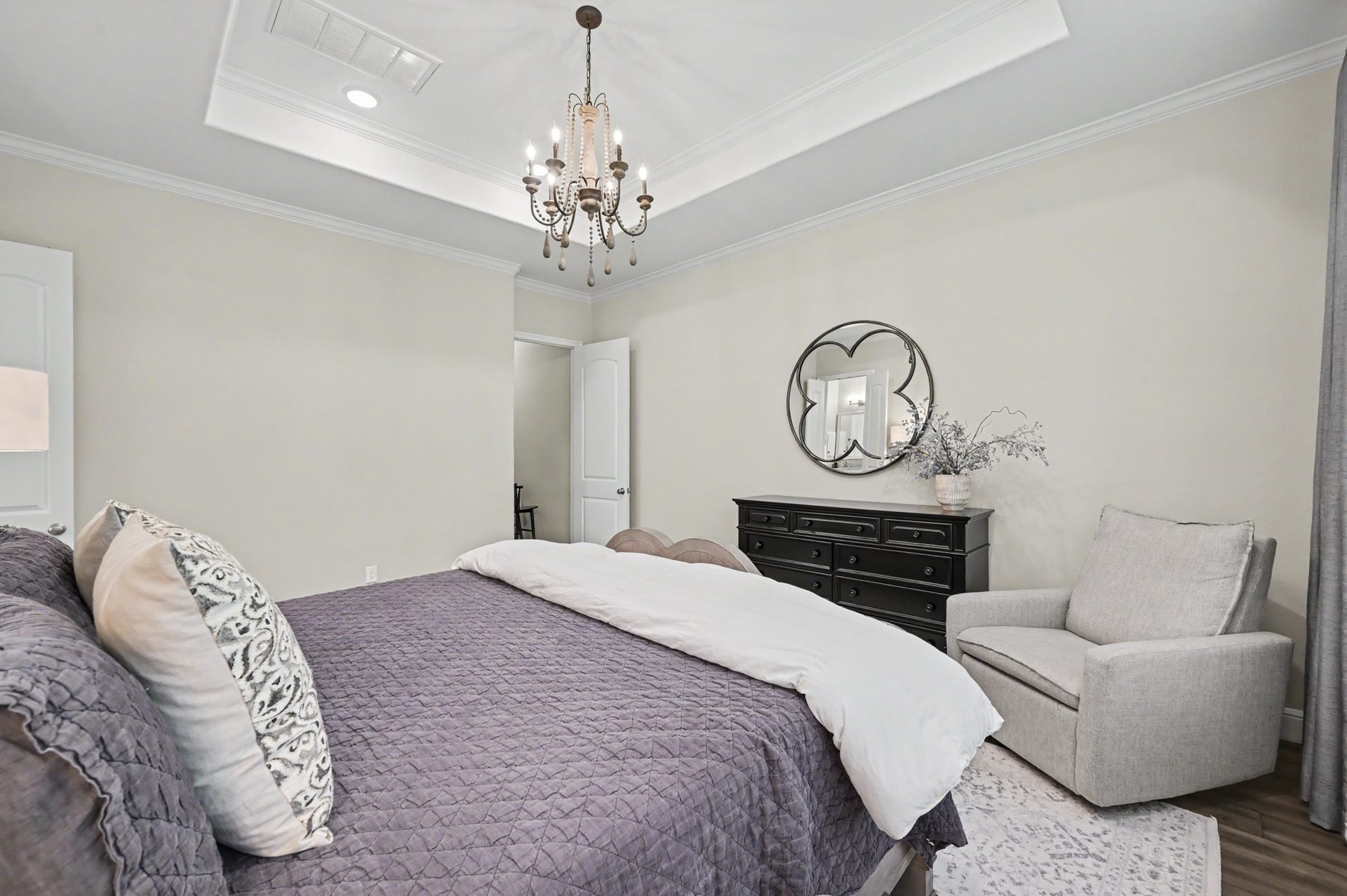 Serene primary retreat