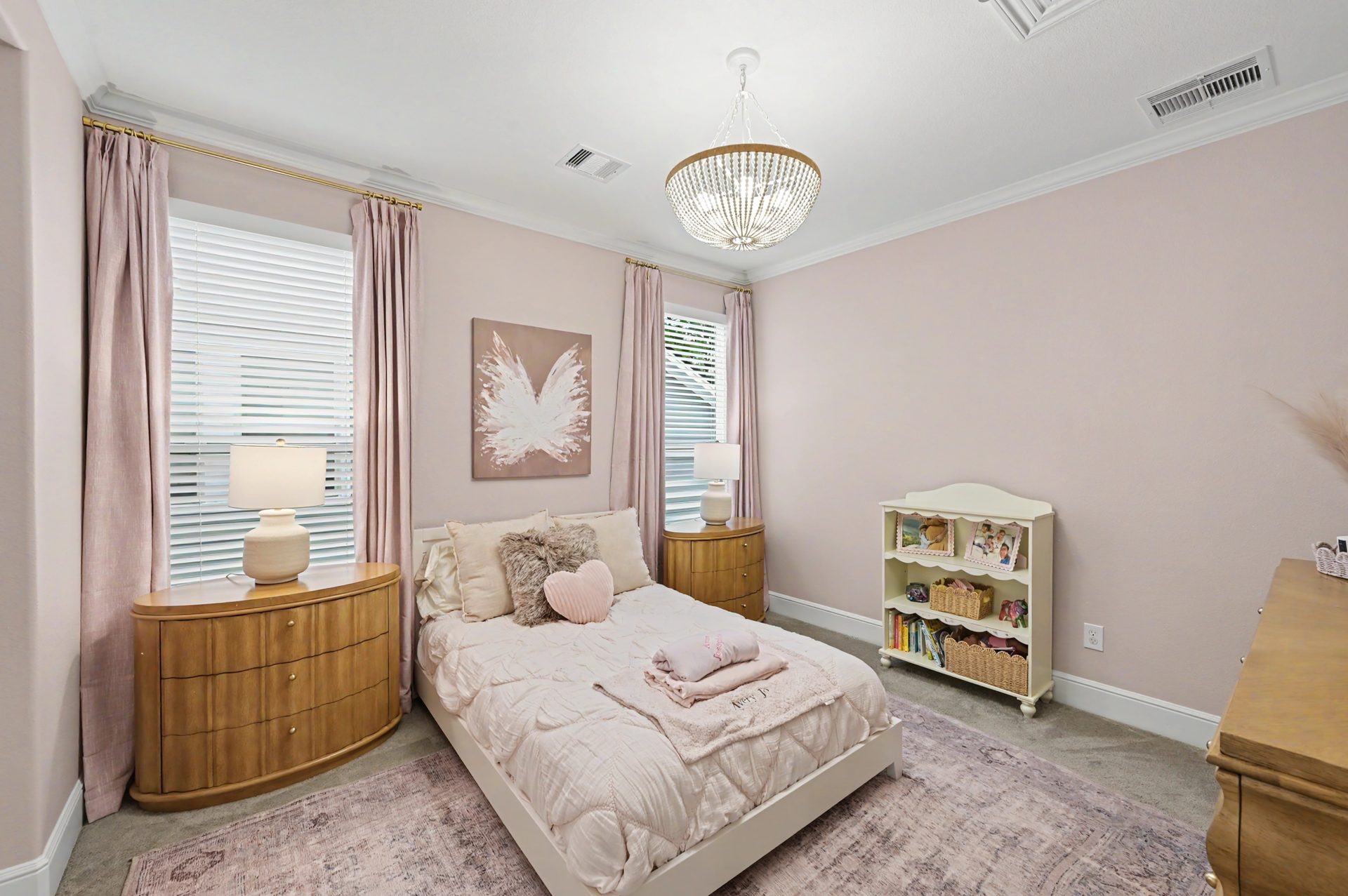 Bedroom #4 with walk in closet and Hollywood bathroom
